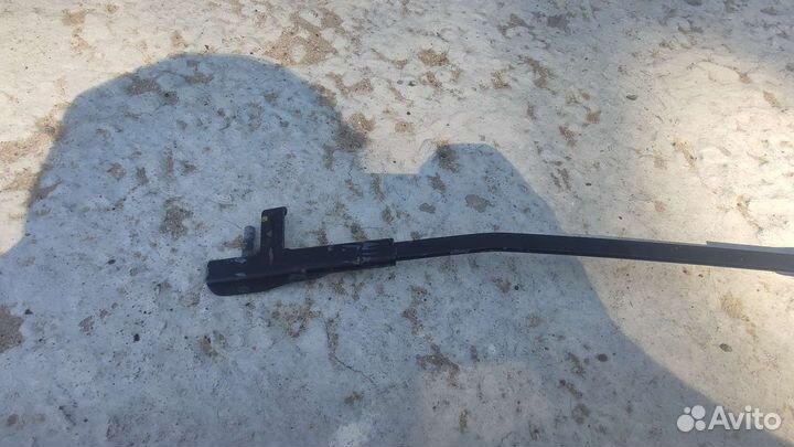 Поводок стеклоочистителя Ford Focus 2 дворники