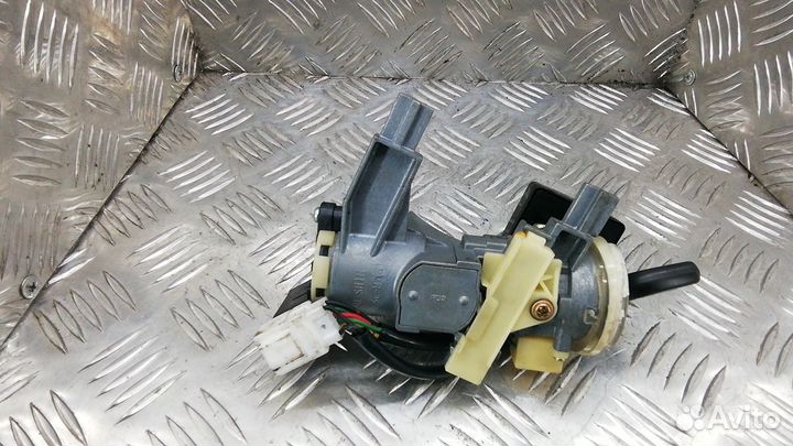 Замок зажигания на Mitsubishi Outlander 1