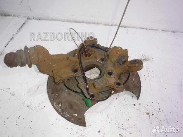 Кулак задний правый Вольво