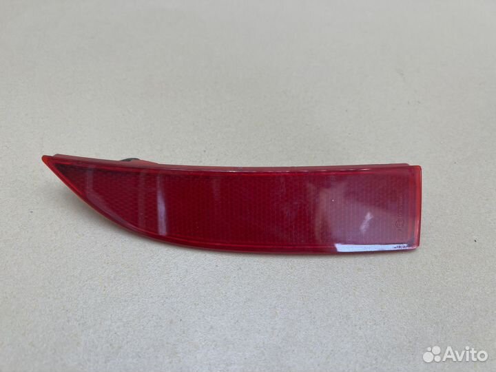 Отражатель заднего бампера правый Renault Logan 2