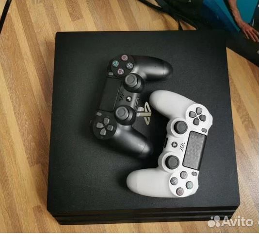Sony playstation 4 pro 7208 с играми