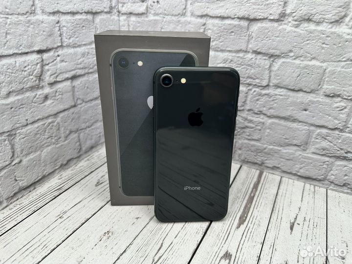 iPhone 8, 64 ГБ