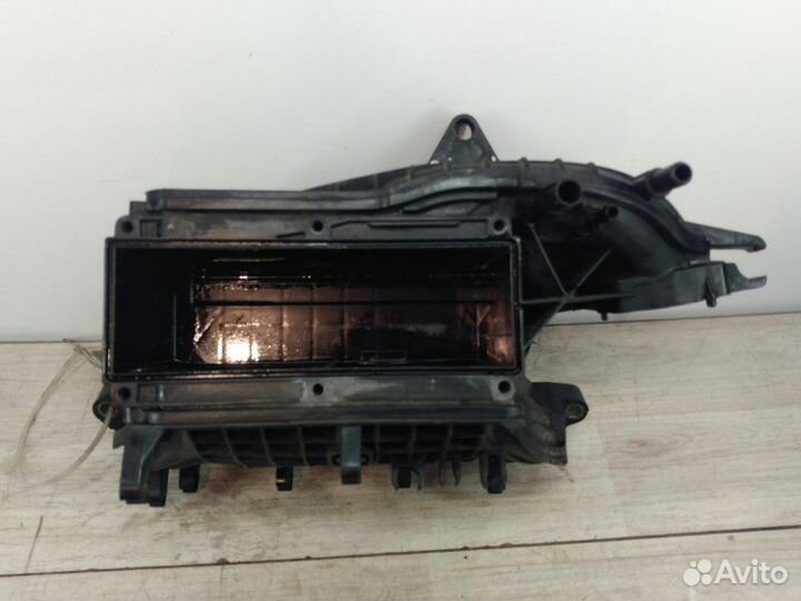 Коллектор впускной Volkswagen Golf 6 caxa 1.4 2010