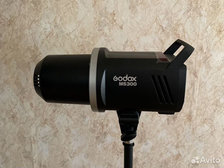 Вспышка godox ms300