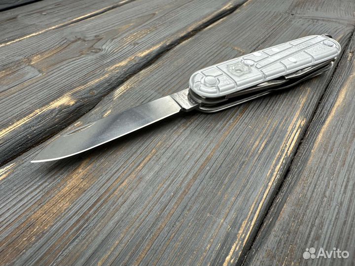 Нож Victorinox Spartan 1.3603.T7