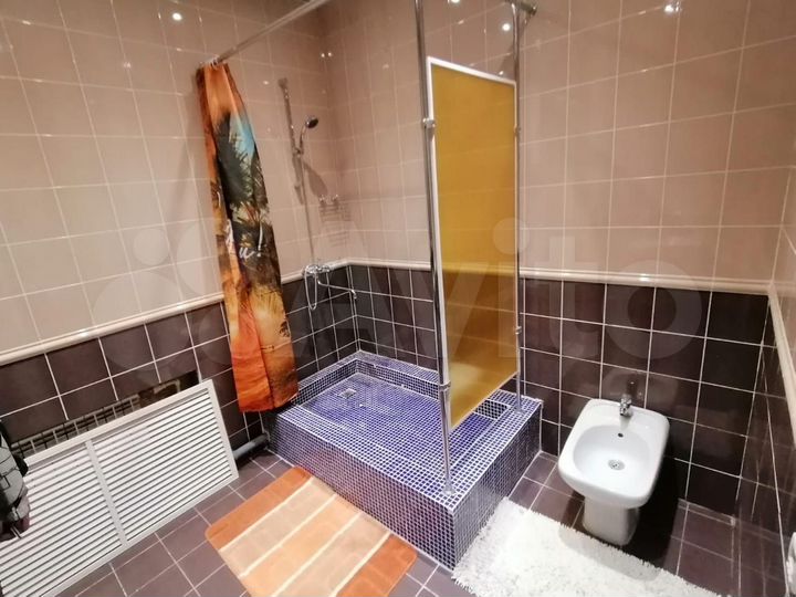 Административное Здание, 650 м²
