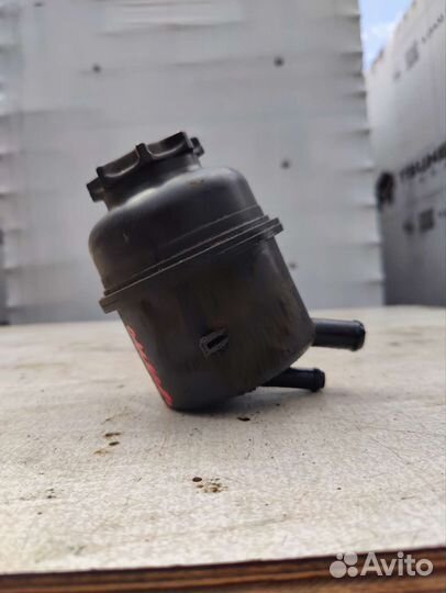 Бачок гидроусилителя Opel omega b