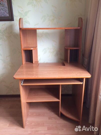 Компьютерный стол