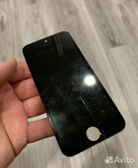 Новые и разбитые дисплеи на iPhone 5,5s,6+,7