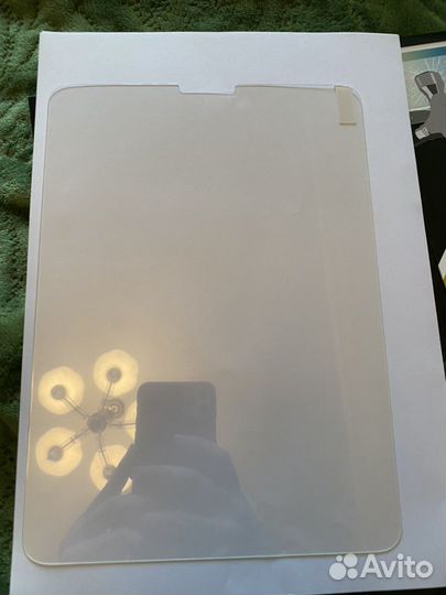 Защитное стекло на iPad Pro 11