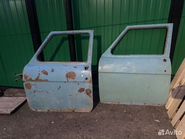 Двери газ 21