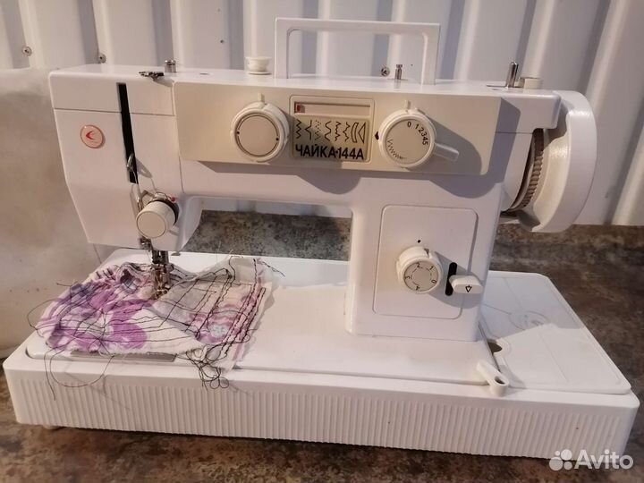Швейная машина Чайка 144 А