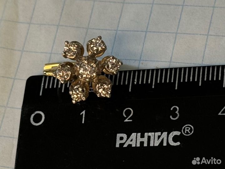 Золотые серьги Ромашки с бриллиантами 0,78ct