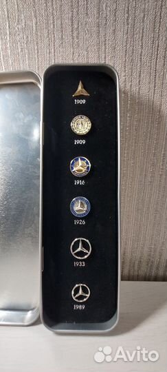 Значки Mercedes-Benz