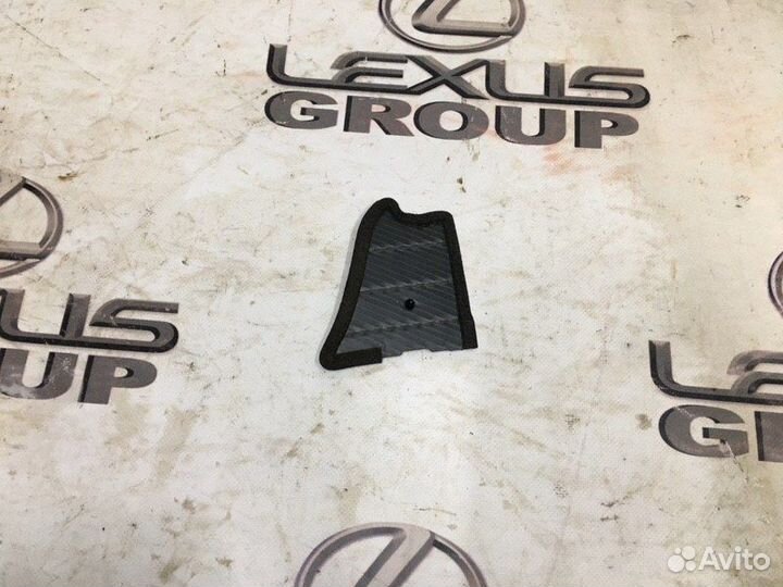 Дефлектор радиатора задний левый Toyota Rav4 AVA44