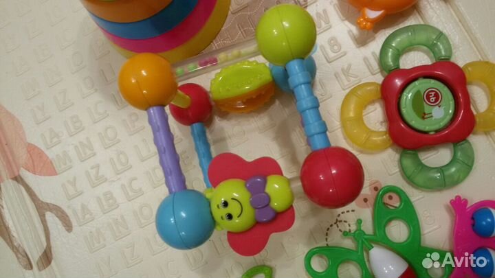 Игрушки развивающие пакетом для малыша 0-2 года