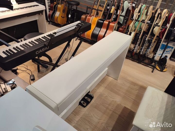 Цифровое пианино Korg LP-380 WH сборка Япония