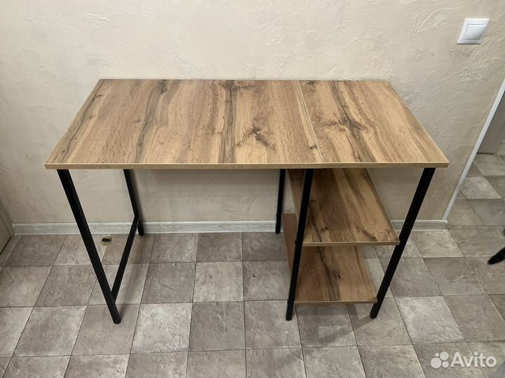 Письменный стол