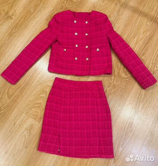 Костюм женский с юбкой твидовый