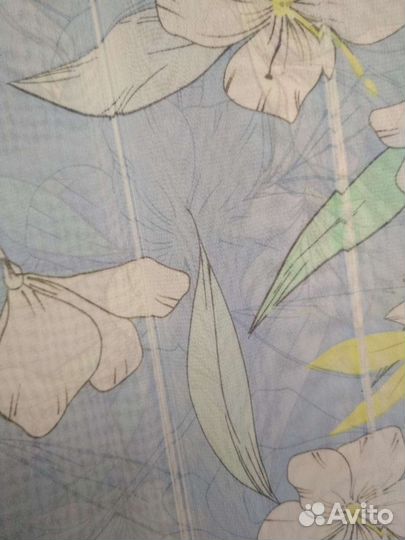 Два отреза ткани. Шифон и тафта