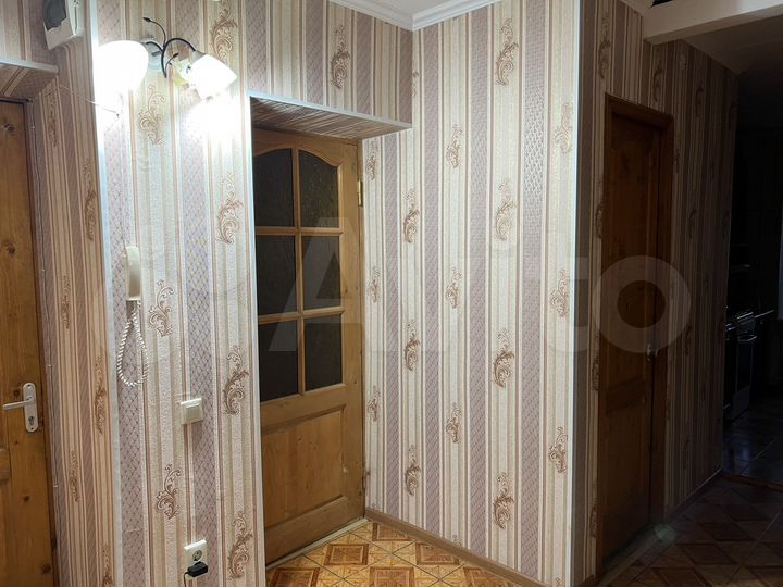 2-к. квартира, 56 м², 1/5 эт.