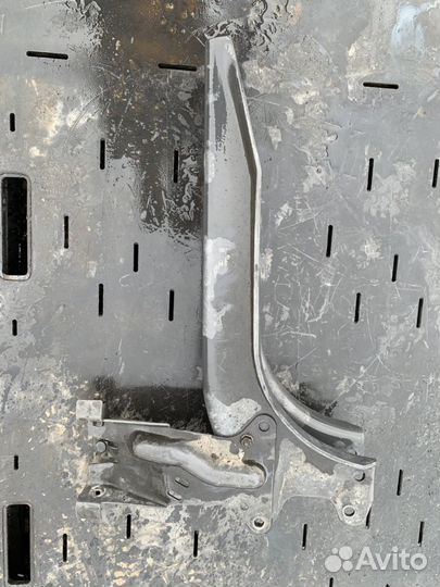 Кронштейн кабины Scania 1491018 скания