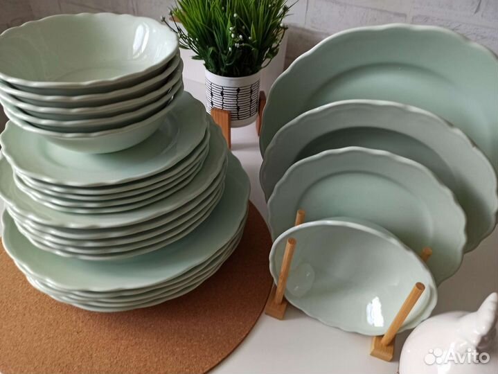 Набор столовой посуды новый