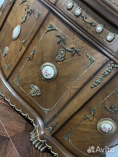 Антикварный буфет