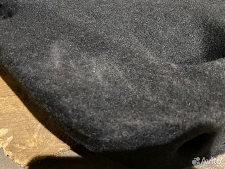 Обшивка крышки багажника зад. BMW 535iX