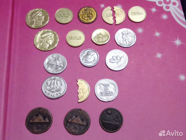 Золотые монеты из магнита