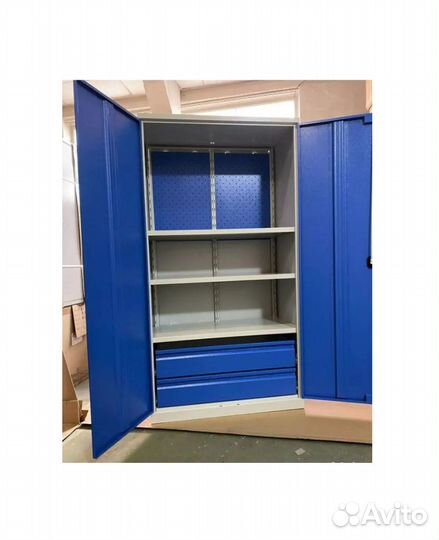 Шкаф металлический для инструментов