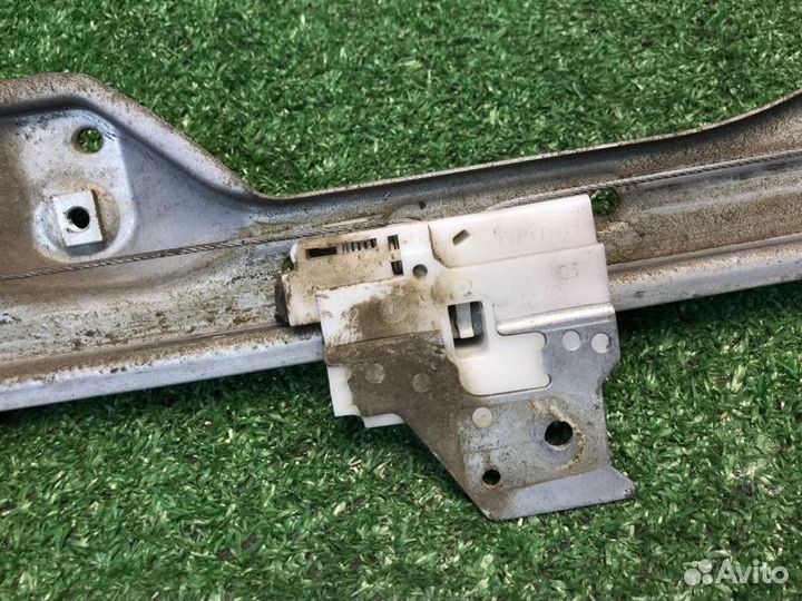 Стеклоподъемник мех. задний левый Peugeot 308 1.6