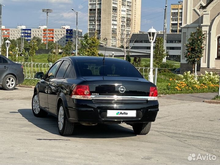 Opel Astra, 2010