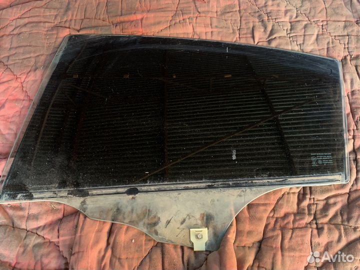 Mazda 3 bk стекло задней двери левой