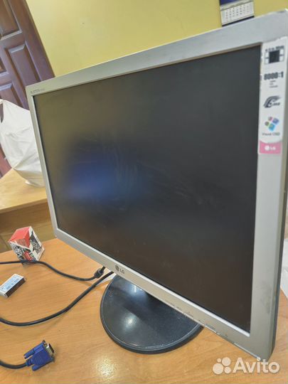 Монитор LG 19 дюймов
