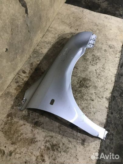 Крыло правое Toyota Avensis T250