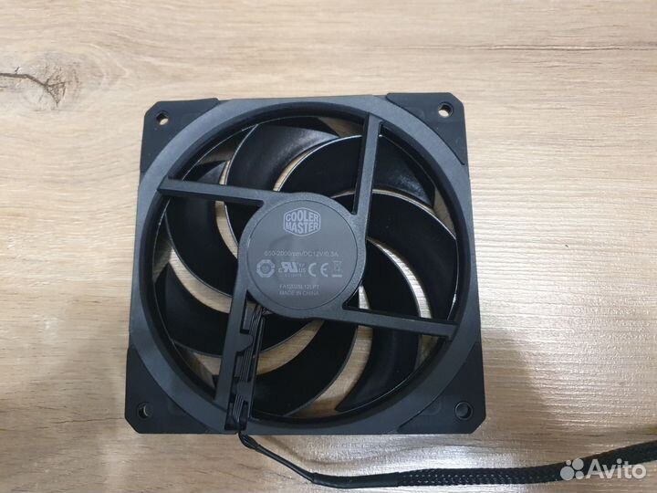 Вентилятор Cooler master Mobius 120