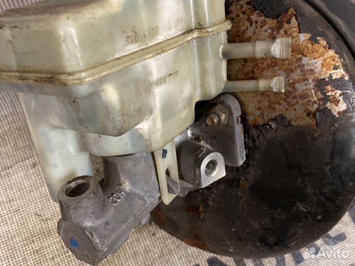 Тормозной вакуумник BMW E39 34331165055