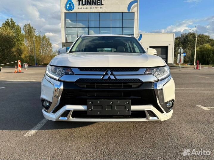 Mitsubishi Outlander 2.0 CVT, 2022, 99 км