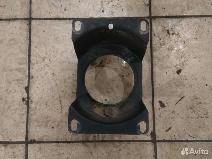 Крепление запасного колеса Niva Chevrolet