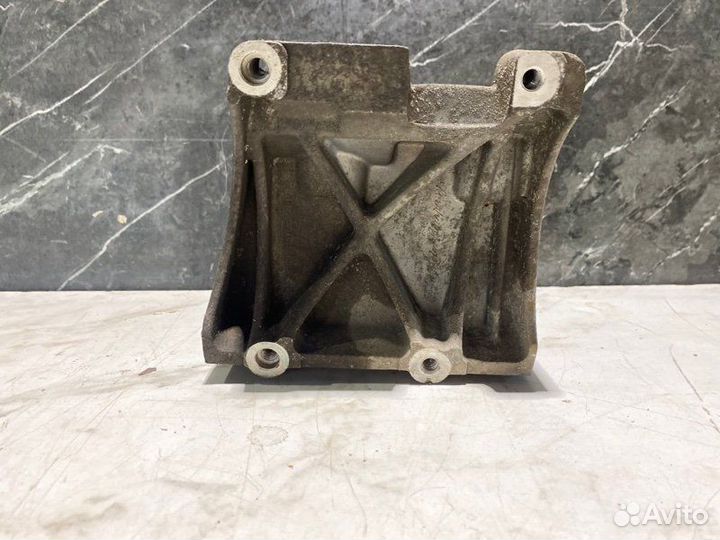 Кронштейн компрессора кондиционера Ford Focus pnda