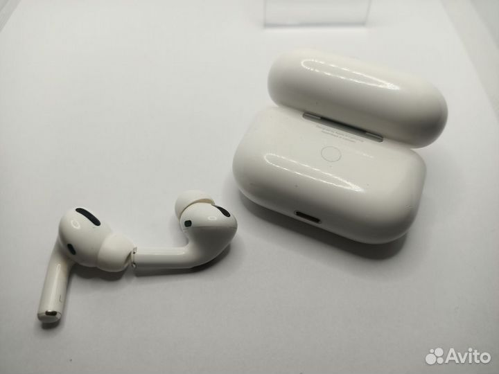 Беспроводные наушники Apple AirPods Pro