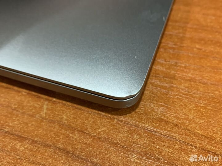 MacBook Pro 15“ 2016 — i7, 16/512, 71 цикл