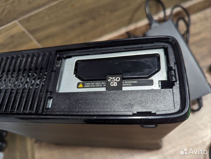 Xbox 360 Slim 250gb прошитый freeboot