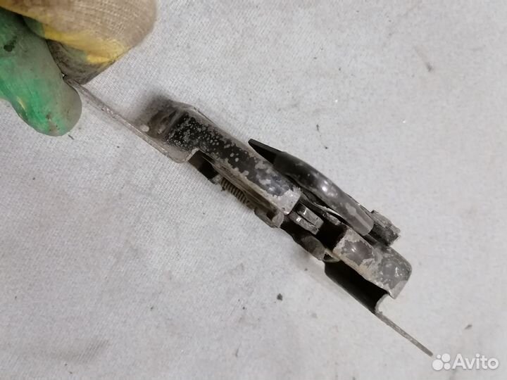 Замок капота Chrysler Concorde II 1998-2004