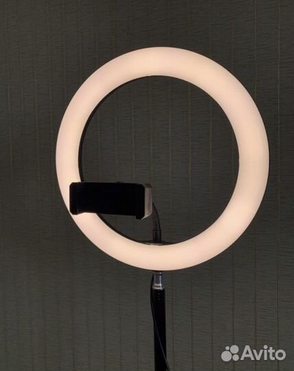 Кольцевая лампа со штативом
