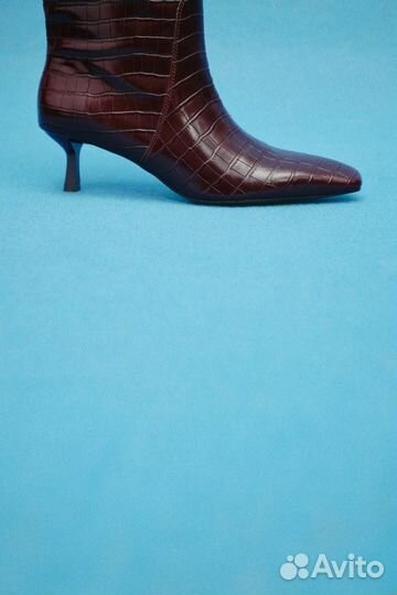 Новинки сапоги на каблуке zara бургунди