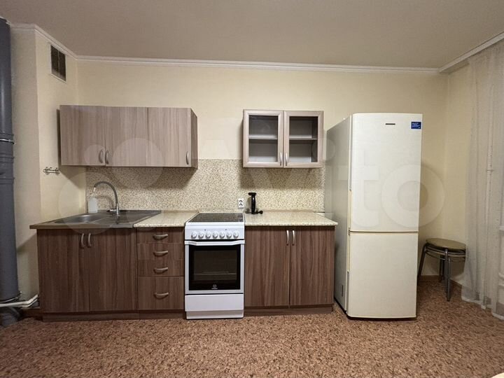 2-к. квартира, 64 м², 1/14 эт.