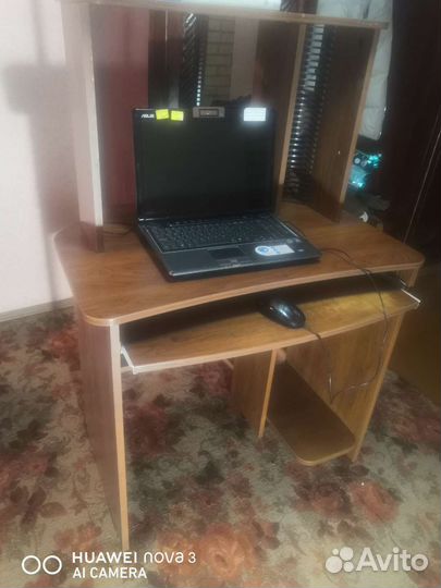 Компьютерный стол и кресло