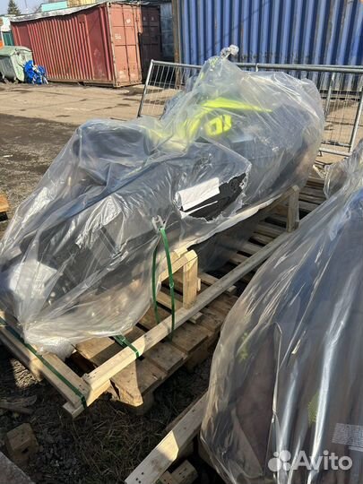 Новый BRP Sea-Doo spark Trixx 2 UP 90